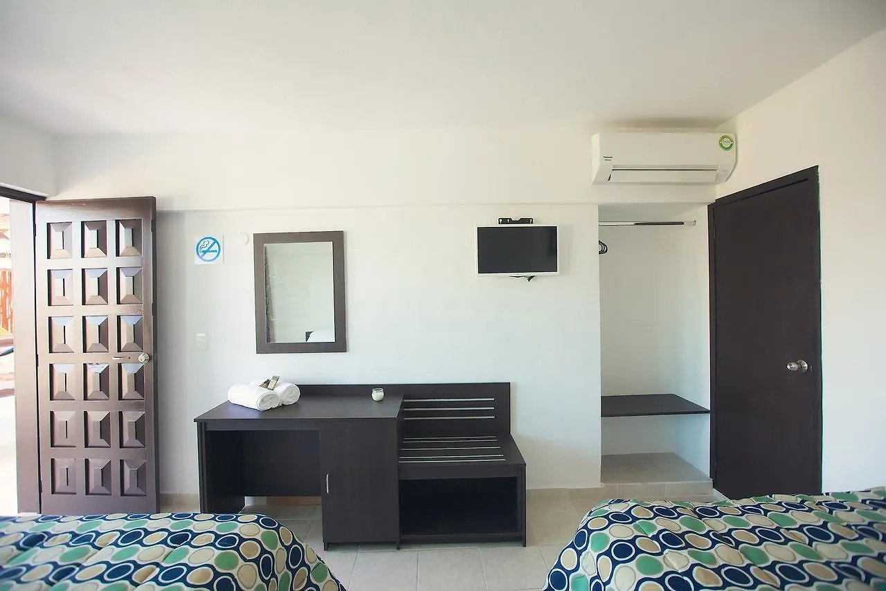 Hostelito Chetumal Hotel + Hostal